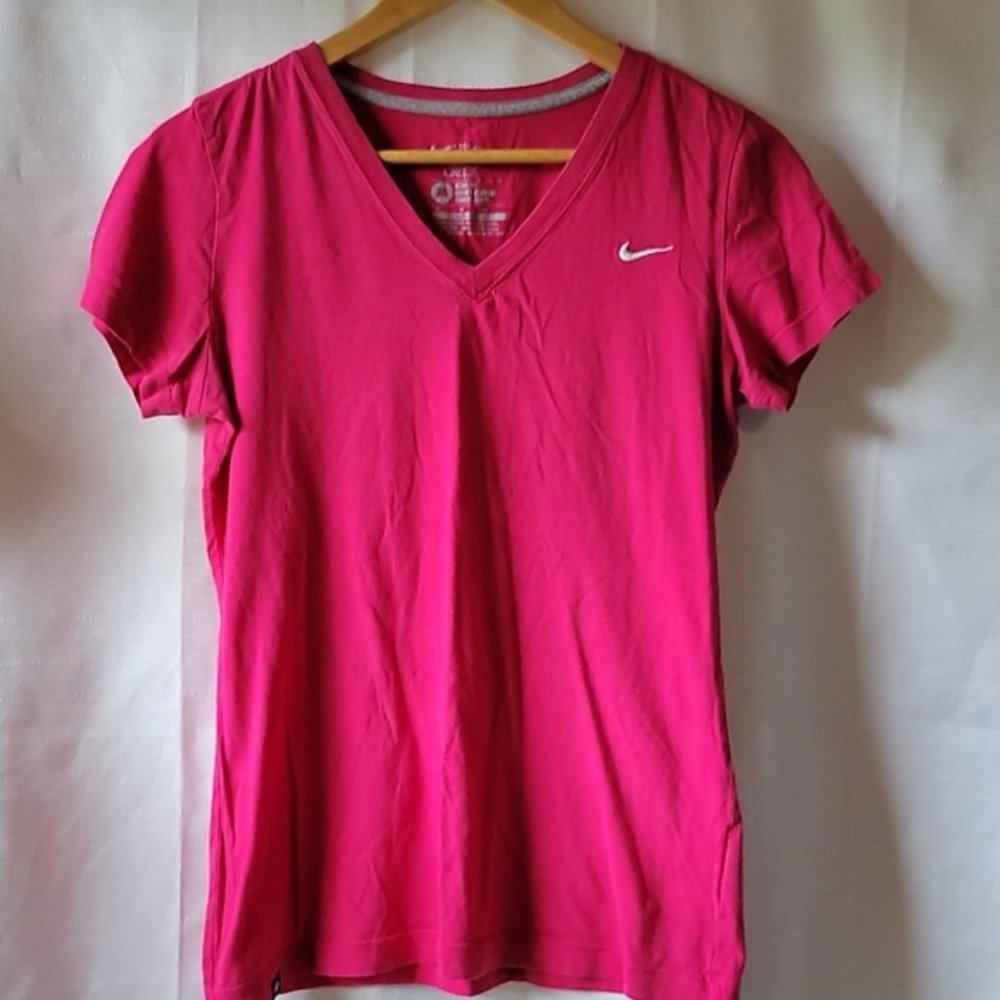 Nike Embroidered Logo Pink V Neck Size Medium